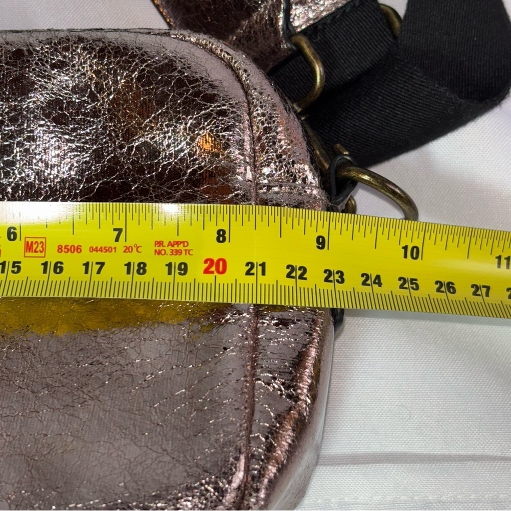 Universal Thread Camera Metallic Crossbody Bag - image 8